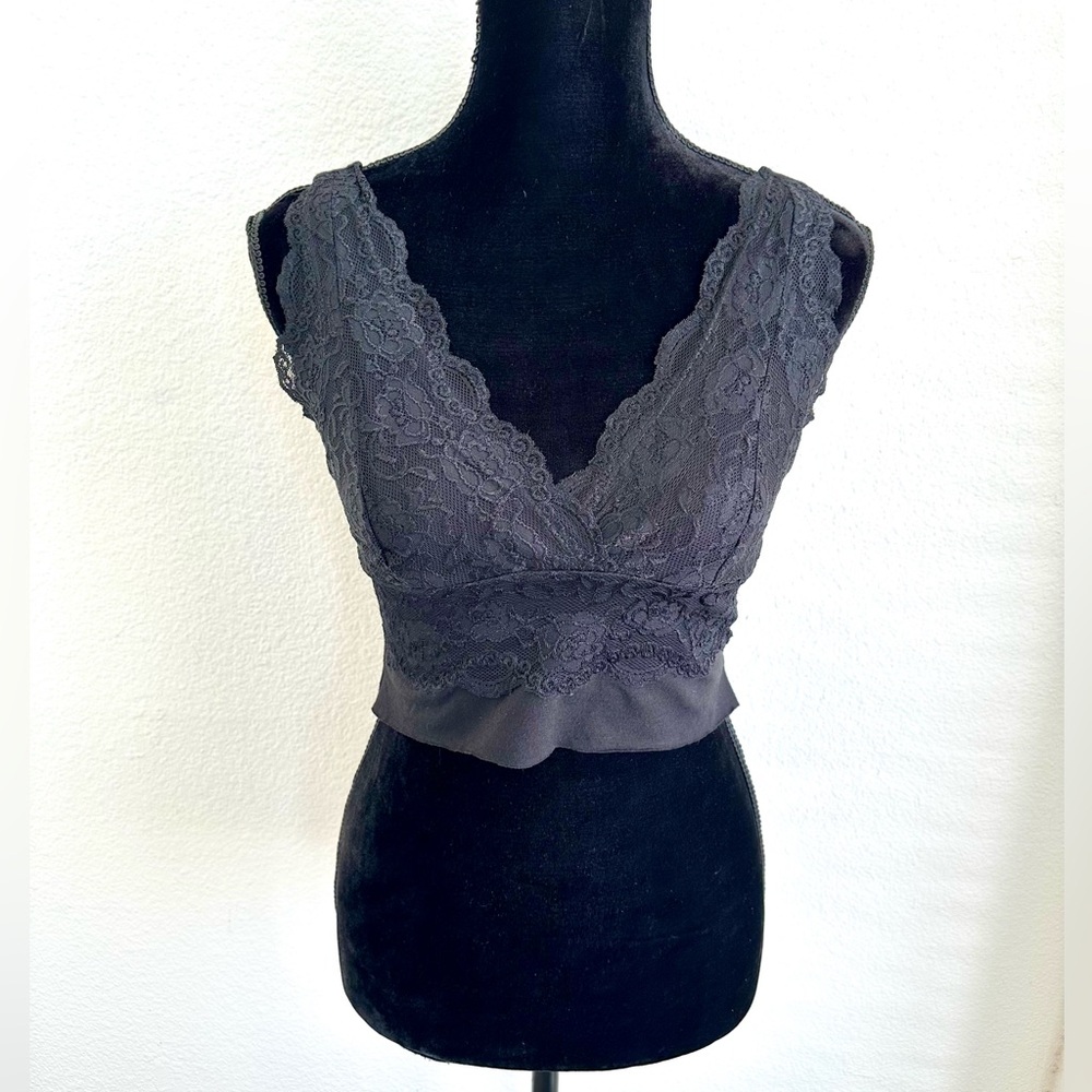WETSEAL LACE CROP TOP
